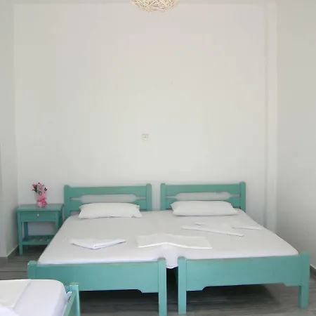 Eva's Paros Beach * Parikia (Paros)